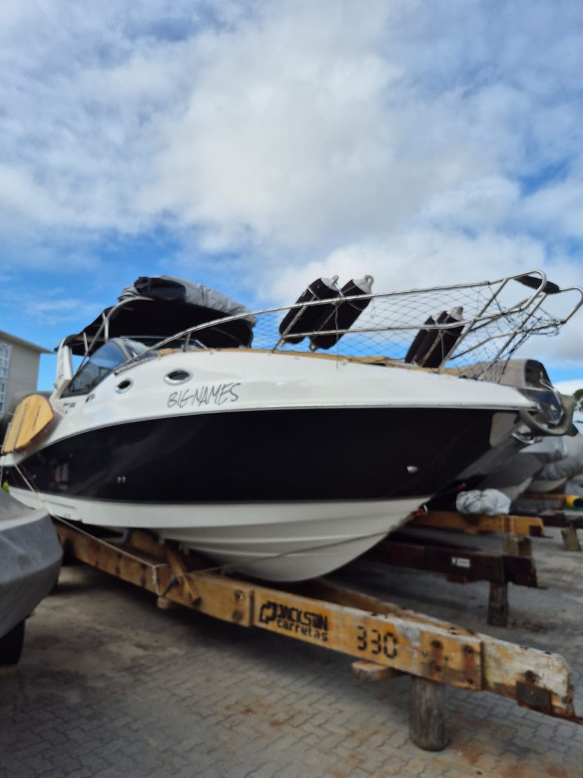 Focker Lancha Focker 330GT Parelha Mercruiser 4.5L 200HP 2018